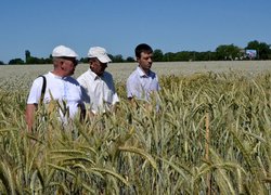 Щорічний традиційний огляд дослідів кафедр